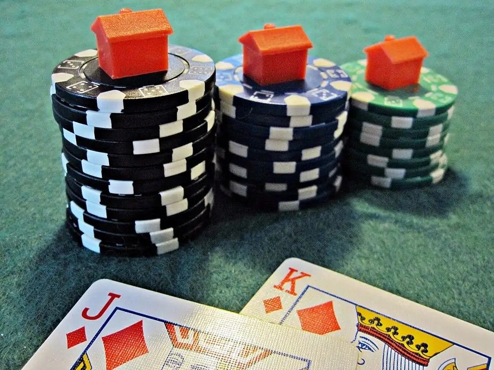 casino en línea confiable en méxico - fichas de póker apiladas