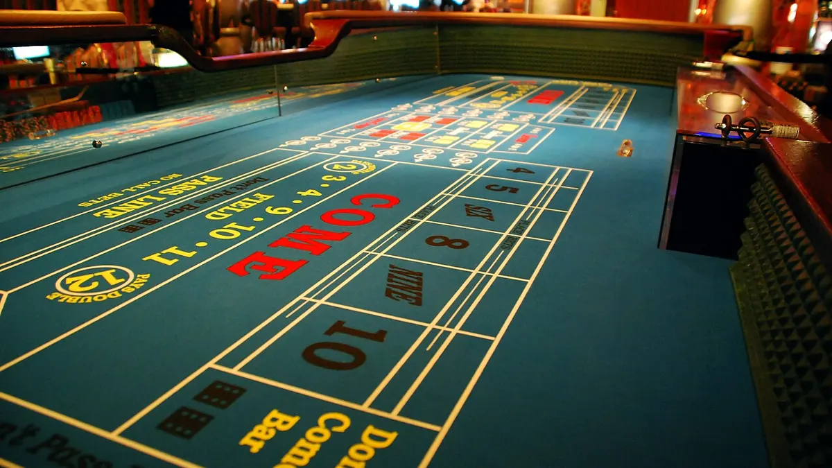 Craps table and dice - casino provably fair mexico