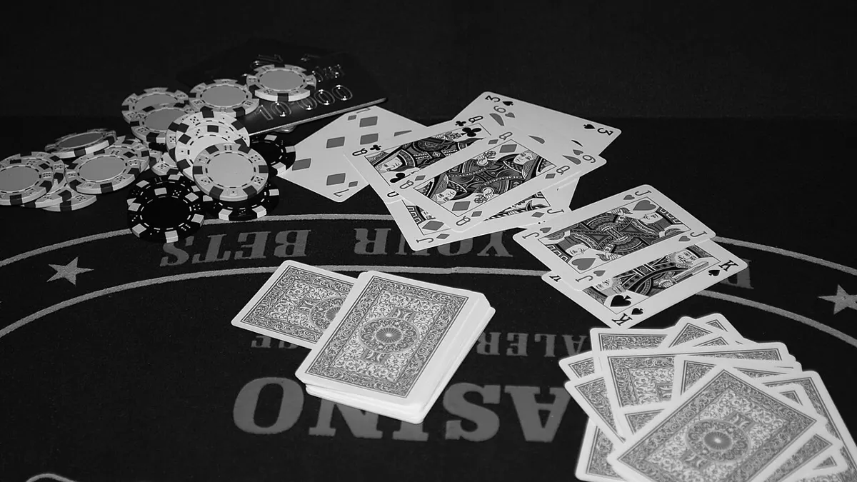 donde jugar poker en linea en mexico - poker cards and chips