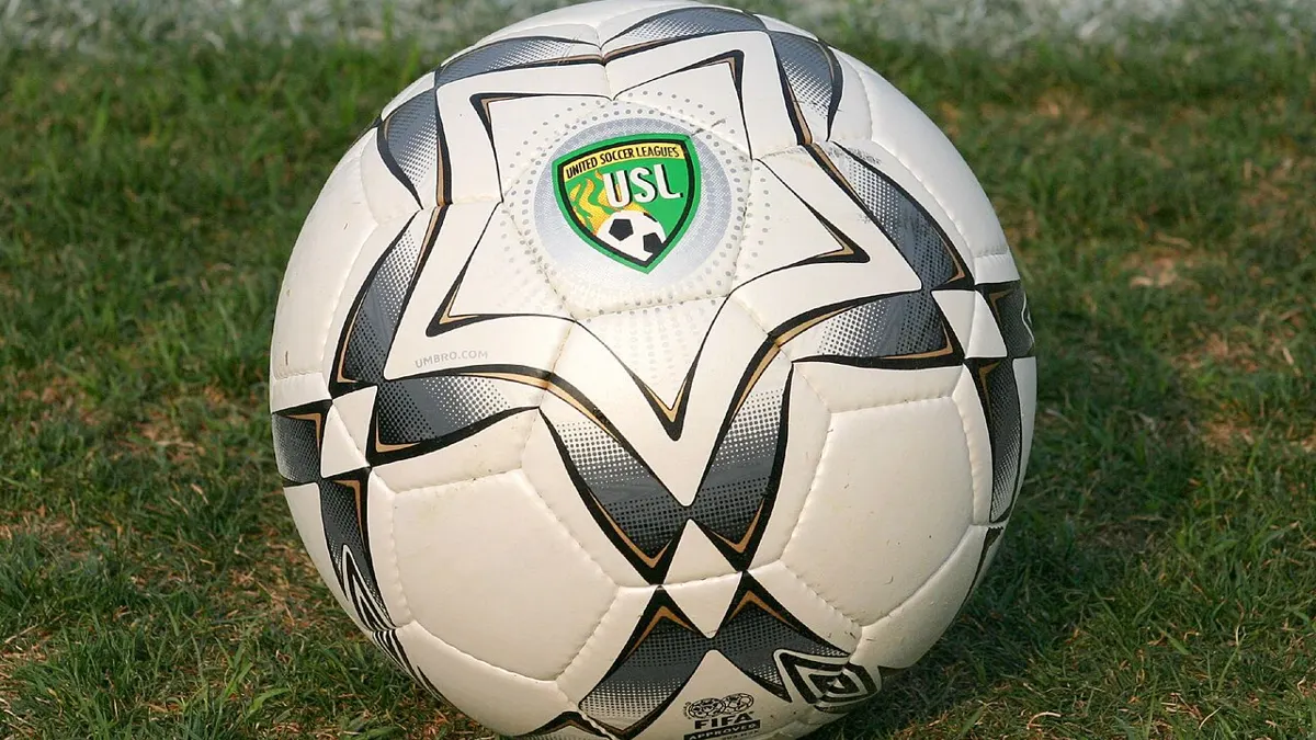 pronosticos tijuana vs tigres - football on a pitch